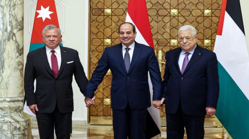 البرلمان العربي يشيد بنتائج القمة الثلاثية التي استضافتها مصر